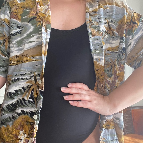 Hawaiian shirt - Picture 2 of 3